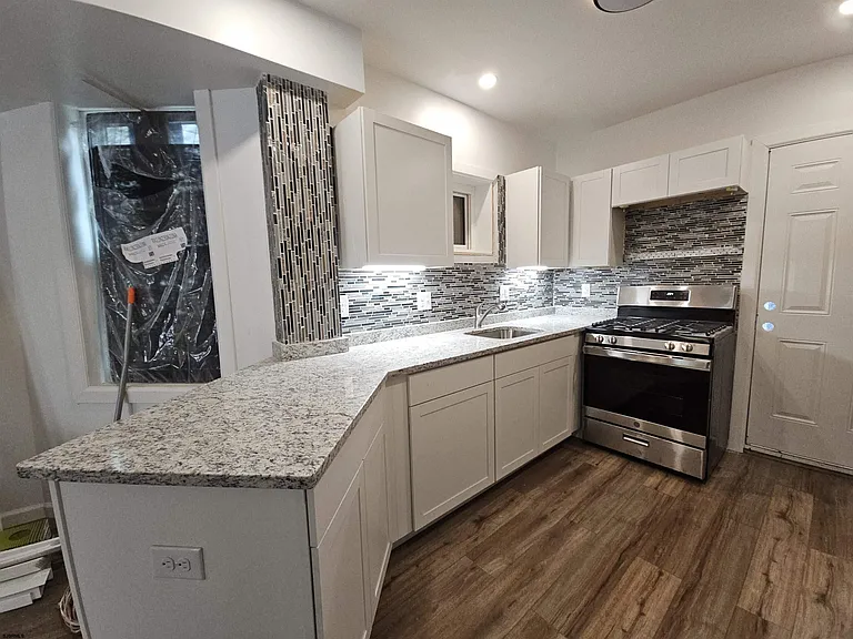 902 Keener Ave — Photo 8