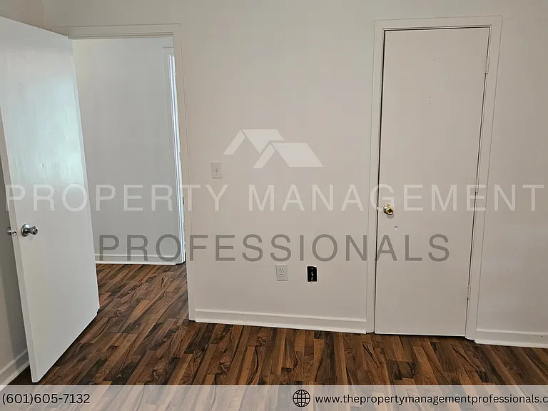 1732 Brookhollow Cir — Photo 16
