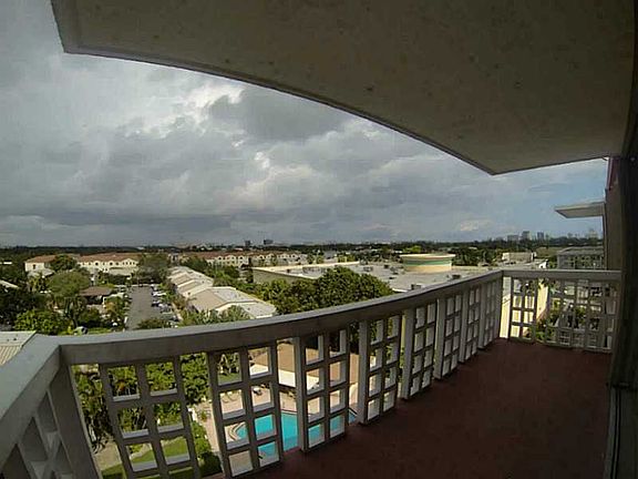 4th image of 1831 NE 38th St APT 707