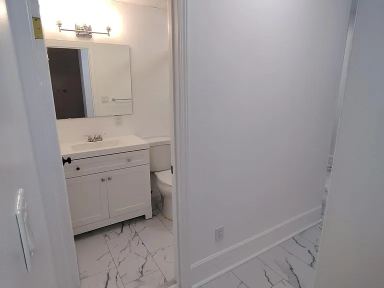 837 Hollins St #1C — Photo 5
