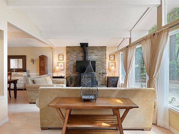 4th image of 17604 Wild Oak Dr