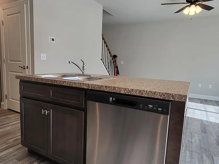 Center Island with a Dish Washer