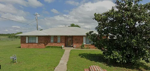 10900 N Lee Ave Photo 1