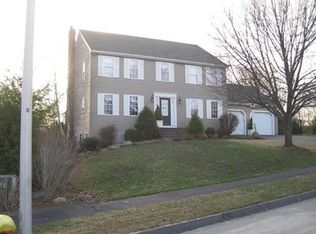 19 Valente Dr, Worcester, MA 01604