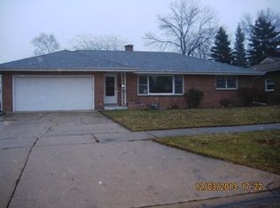 709 S Sumac Ave, Waukegan, IL 60085