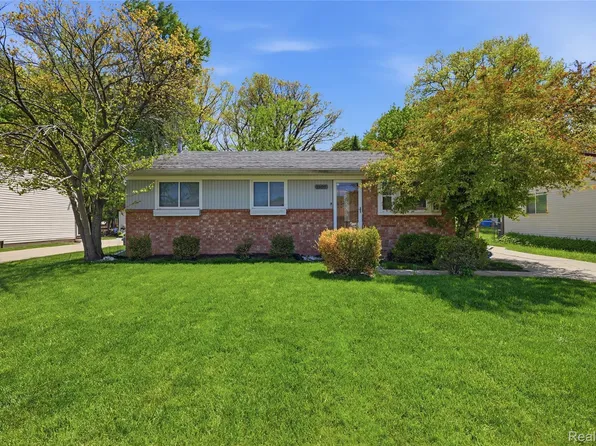 33499 Unicorn Ct, Westland, MI 48186