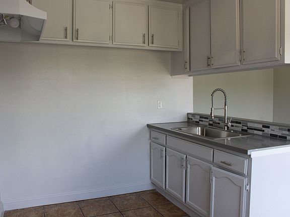 3rd image of 1437 W 105th St #12