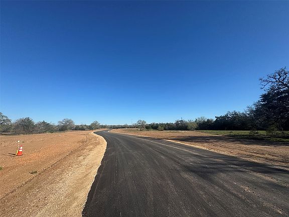 2nd image of 152 Canyon Loop