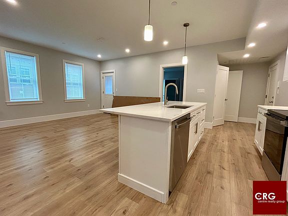 5th image of 124 Kenrick St #U5
