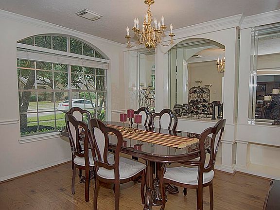 4th image of 3510 Somerset Ln