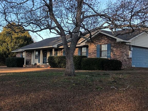 3rd image of 1203 Eastwood Dr
