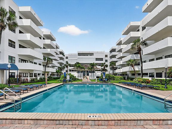 3rd image of 330 SE 20 Avenue #421