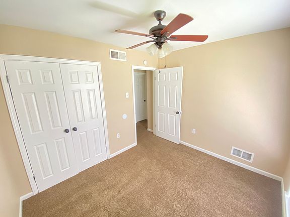 3rd image of 3818 Ladue St