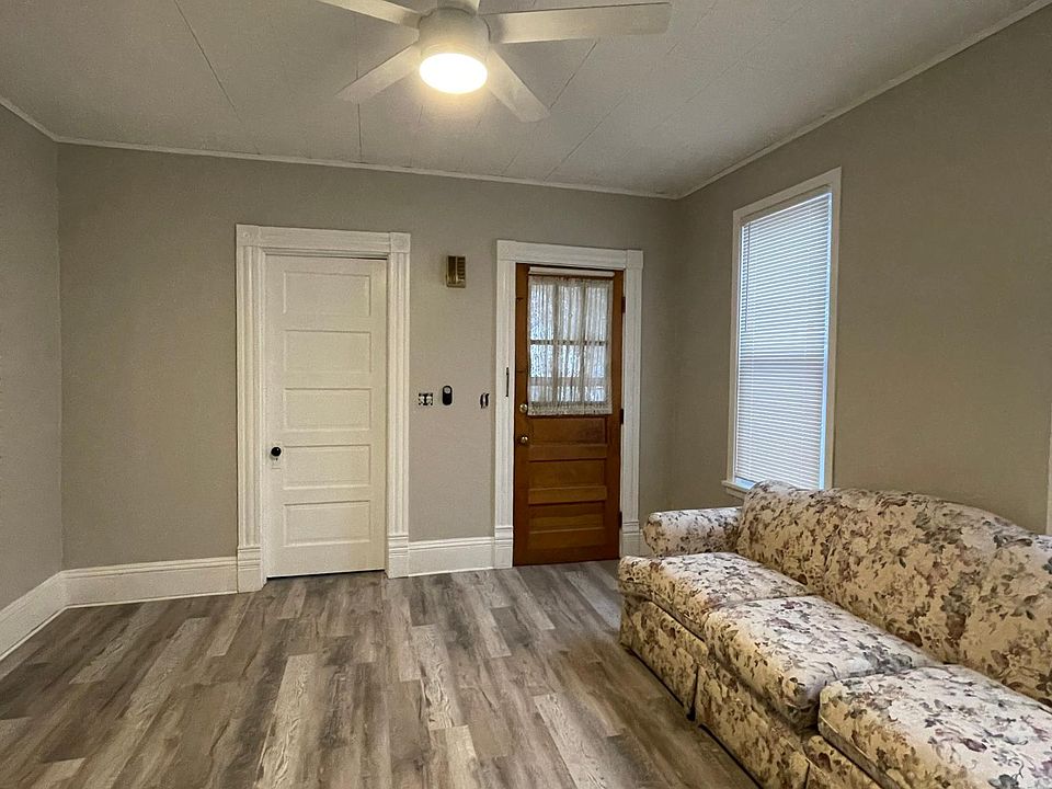 1st image of 1372 E 41st St #1