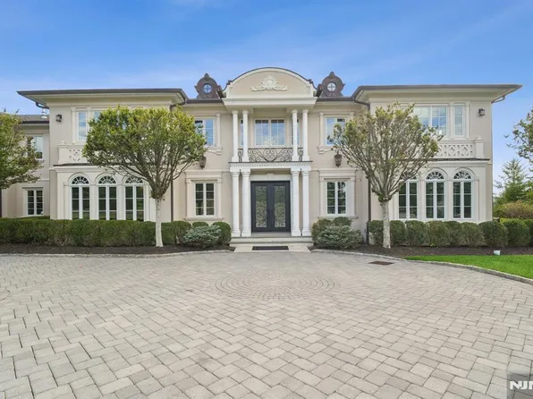 144 Truman Dr, Cresskill, NJ 07626