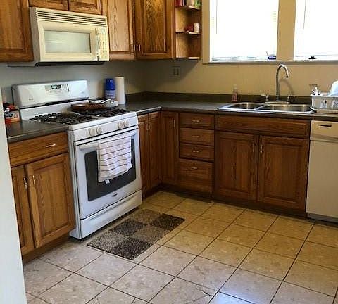 4th image of 3201 & 3203 Orchard St