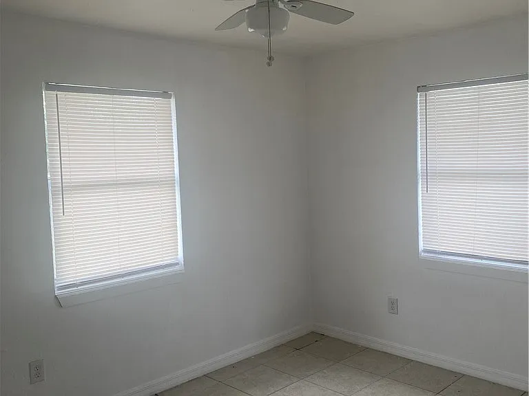 3323 Michigan Ave — Photo 4