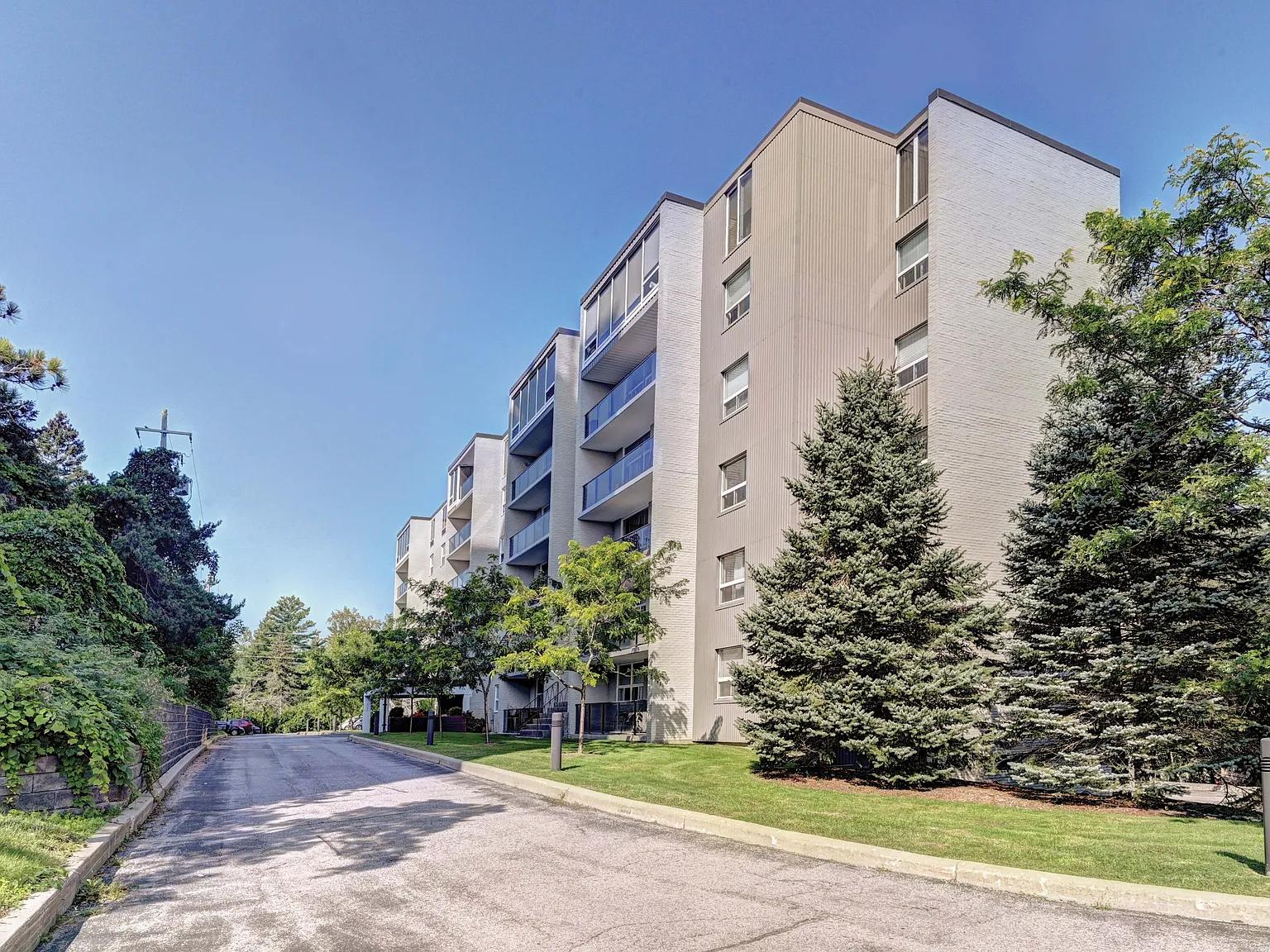 Somerset Place Apartments - Cambridge — Photo 2