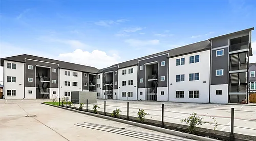 Brandon Luxury Living Photo 1