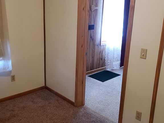 3rd image of 614 Saint Claire St