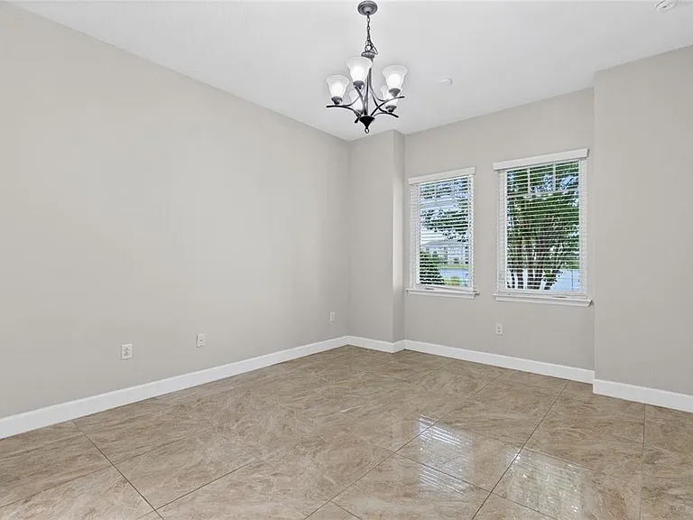 13775 Benavente Ave — Photo 9