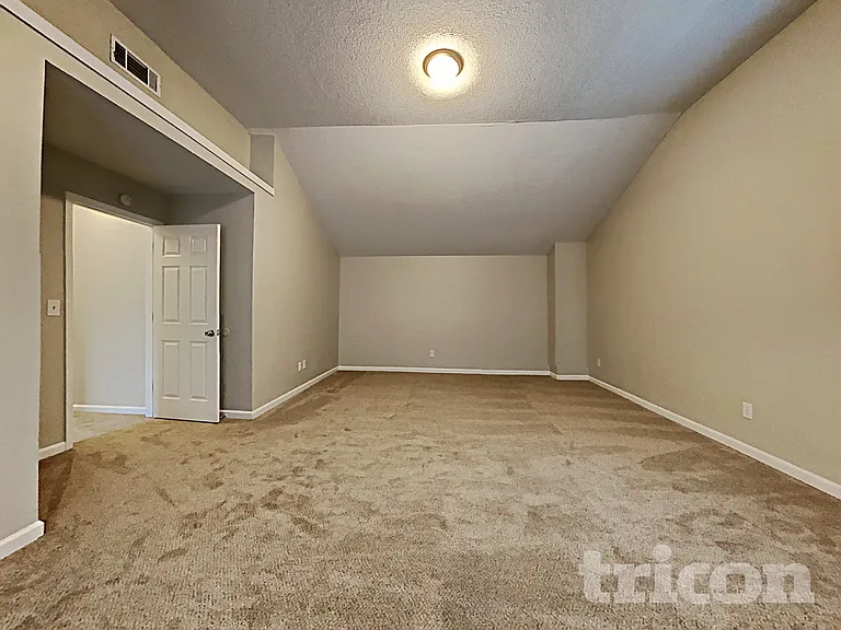 4123 Green Field Dr — Photo 10