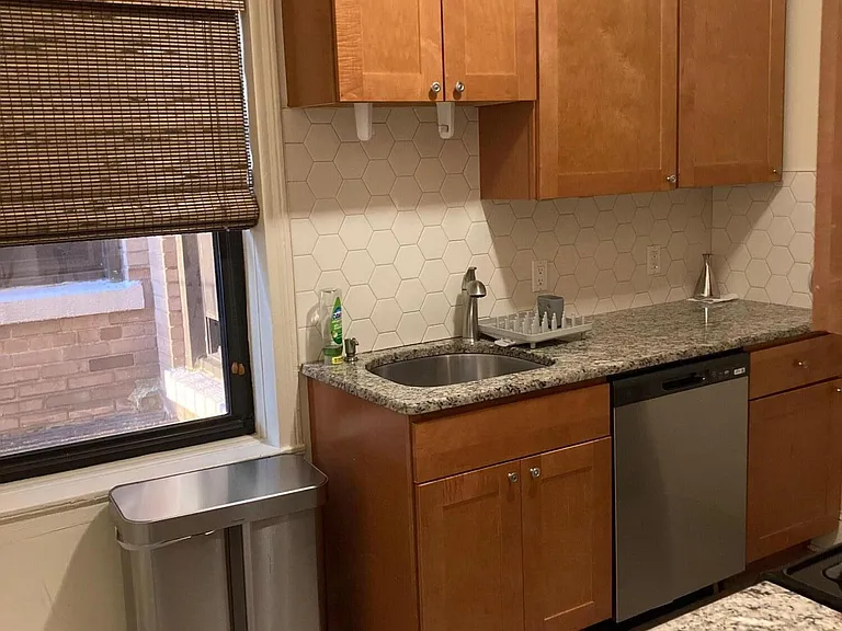 1700 Webb St #5F — Photo 17