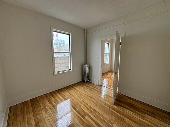 5th image of 35-50 9th St #2