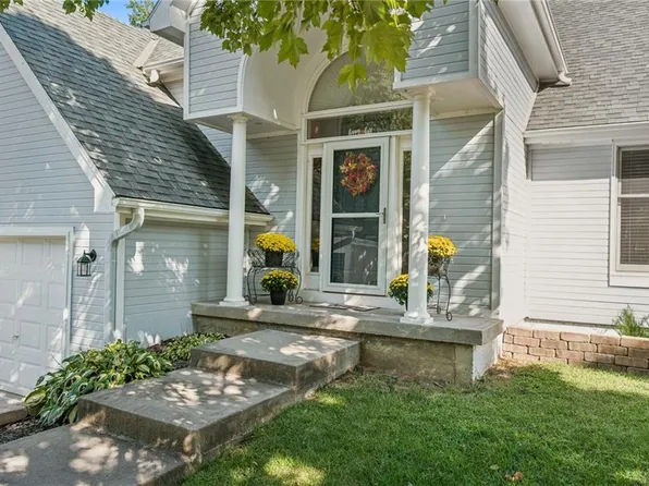 1507 Amesbury Ave, Liberty, MO 64068