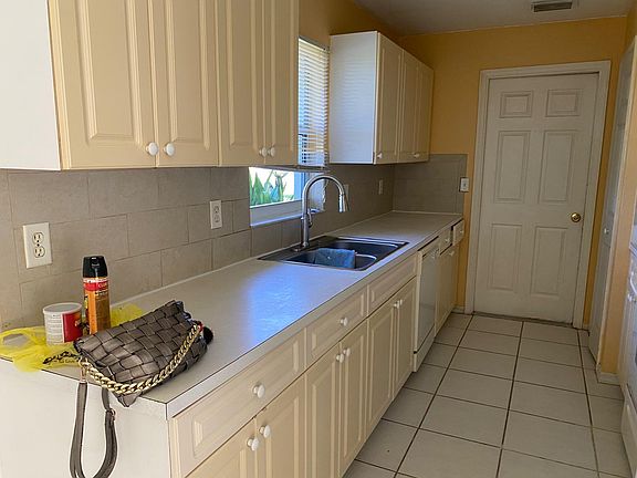 4th image of 300 Labree Ave S