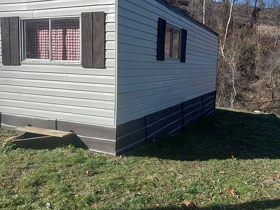 2nd image of 1382 Wayne Ave