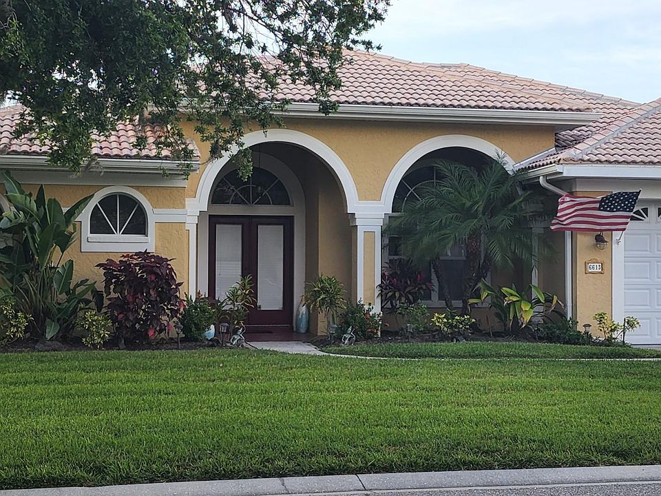 1st image of 6613 Deering Cir