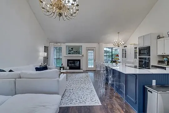904 Fallview Trl — Photo 3
