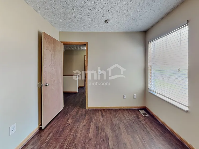 8245 Crete Ln — Photo 20