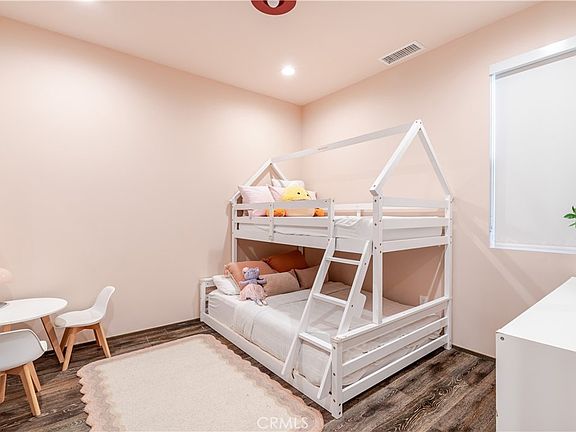 4th image of 2707 Rockefeller Ln #B