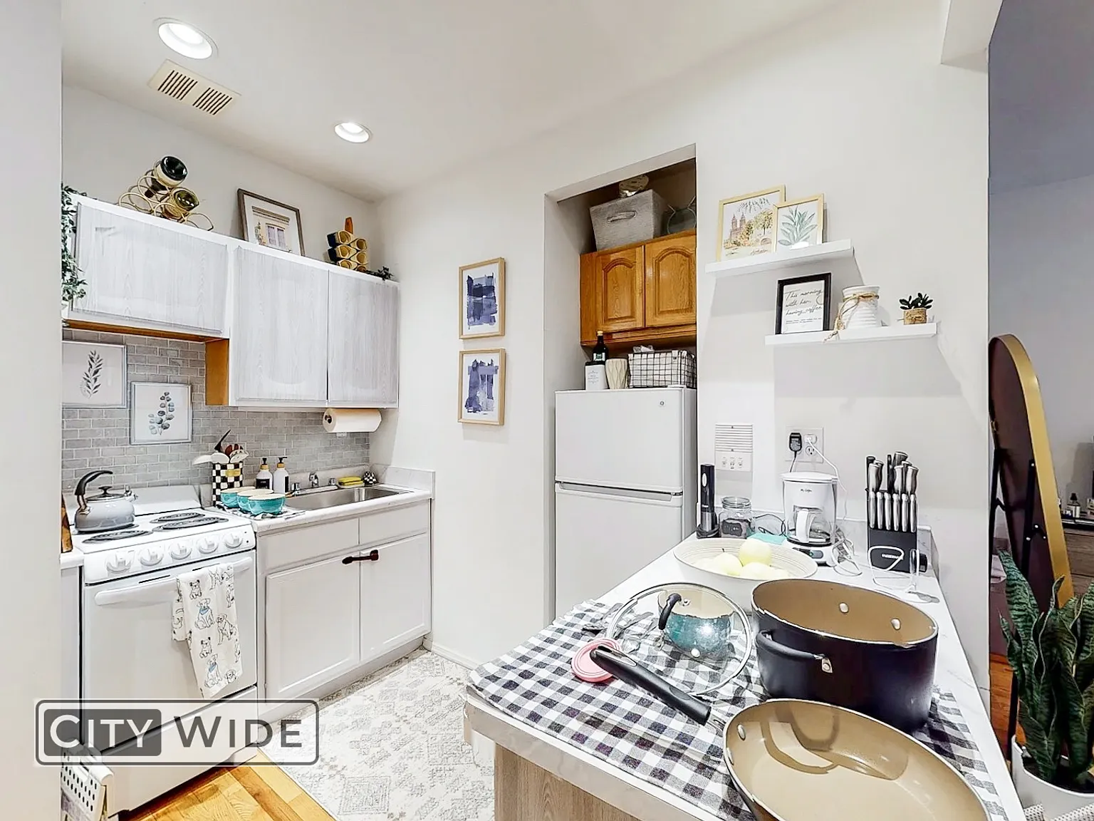 222 East 87th Street — Photo 2