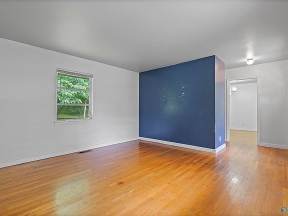 4th image of 2214 Viscount Dr NW