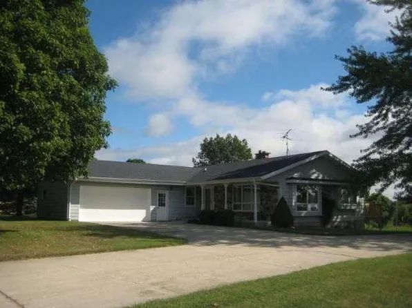 N7829 Rusmar Rd, Saint Cloud, WI 53079