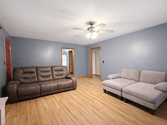 4th image of 415 River St