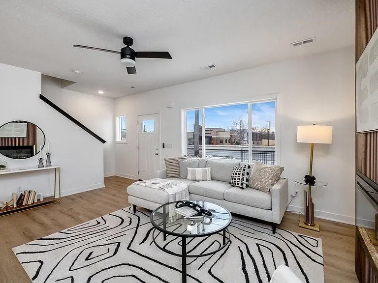 6501 Hickman Rd #B — Photo 17