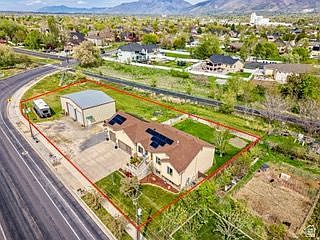 3rd image of 445 S Sunset Dr W