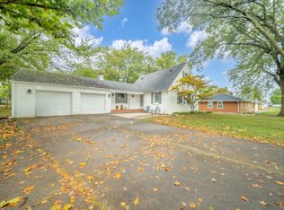 1525 Greenway Dr, Anderson, IN 46011