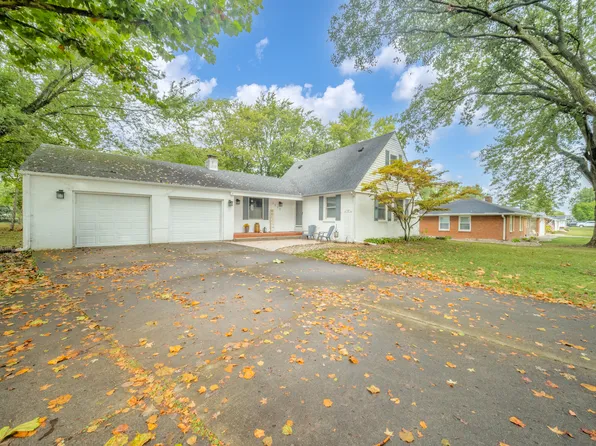 1525 Greenway Dr, Anderson, IN 46011