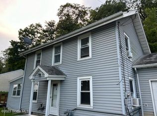 4 Old State Rd, Ravena, NY 12143