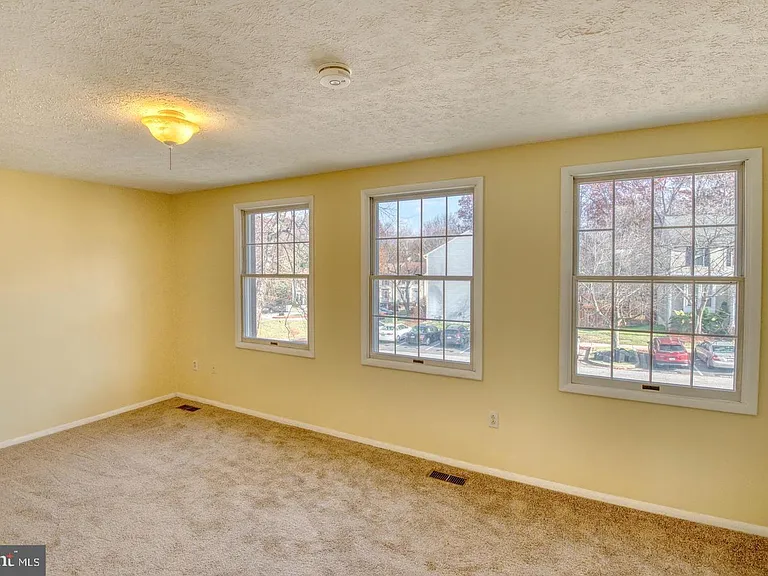 9220 Pinenut Ct — Photo 13