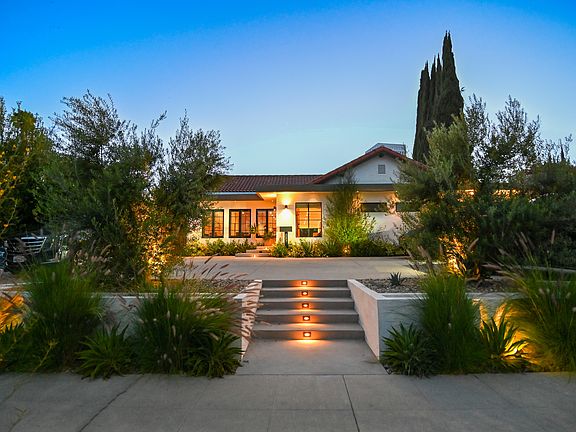 2nd image of 823 S Sierra Bonita Ave
