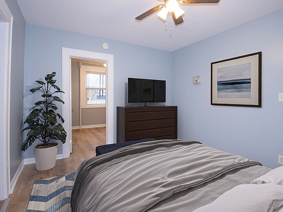 4th image of 439 Willow Ave