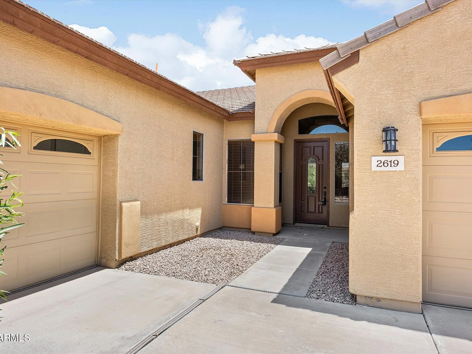 4 bed, 2.0 bath, 2391 sqft, $3,195 — Photo 3