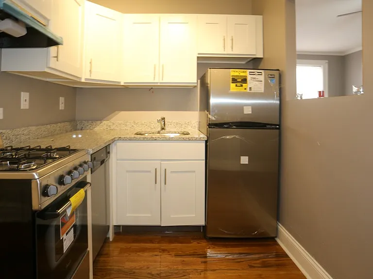 445 W Melrose St #B2 — Photo 4
