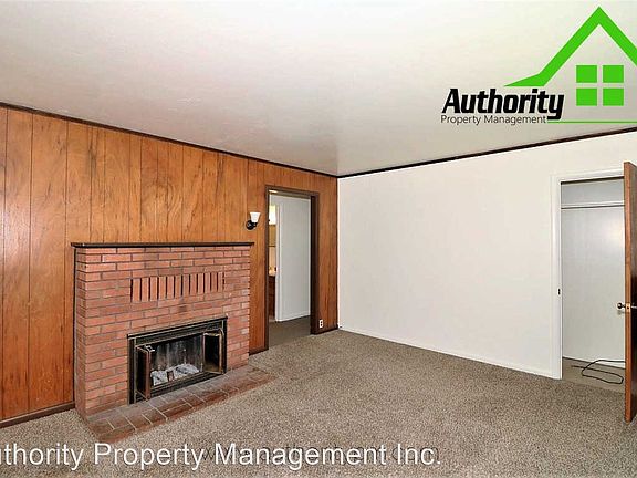 3rd image of 2570 W Hillside Dr
